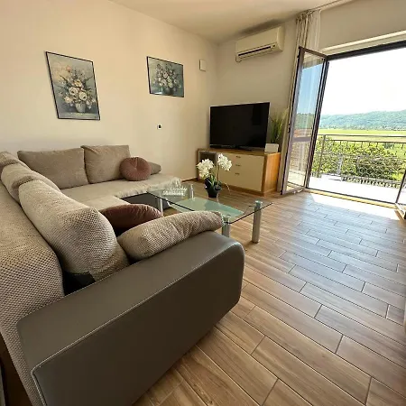 Apartma Zonta *
