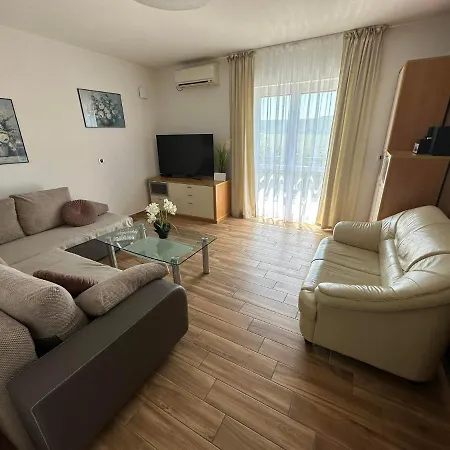 Apartma Zonta *