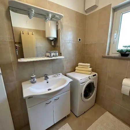 Apartma Zonta *